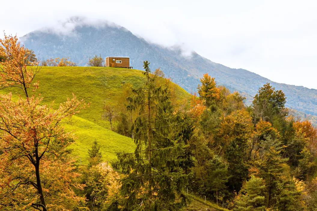 Ein Ferienhaus inmitten des Herbstlaubs in Friaul-Julisch Venetien in Val d'Arzino