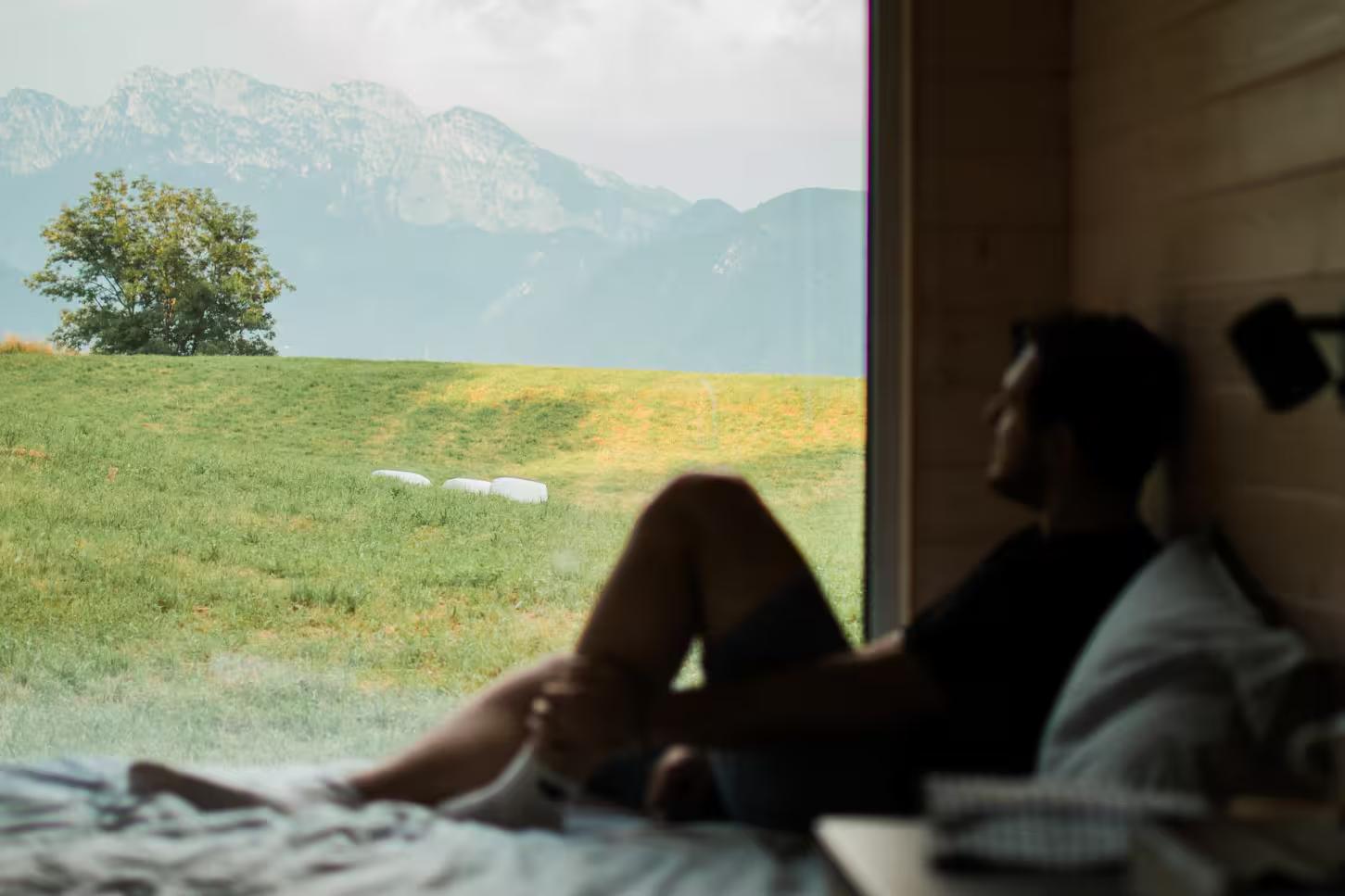 panorama dalla casa sull'Altopiano Lauco-Curiedi nelle Prealpi Carniche