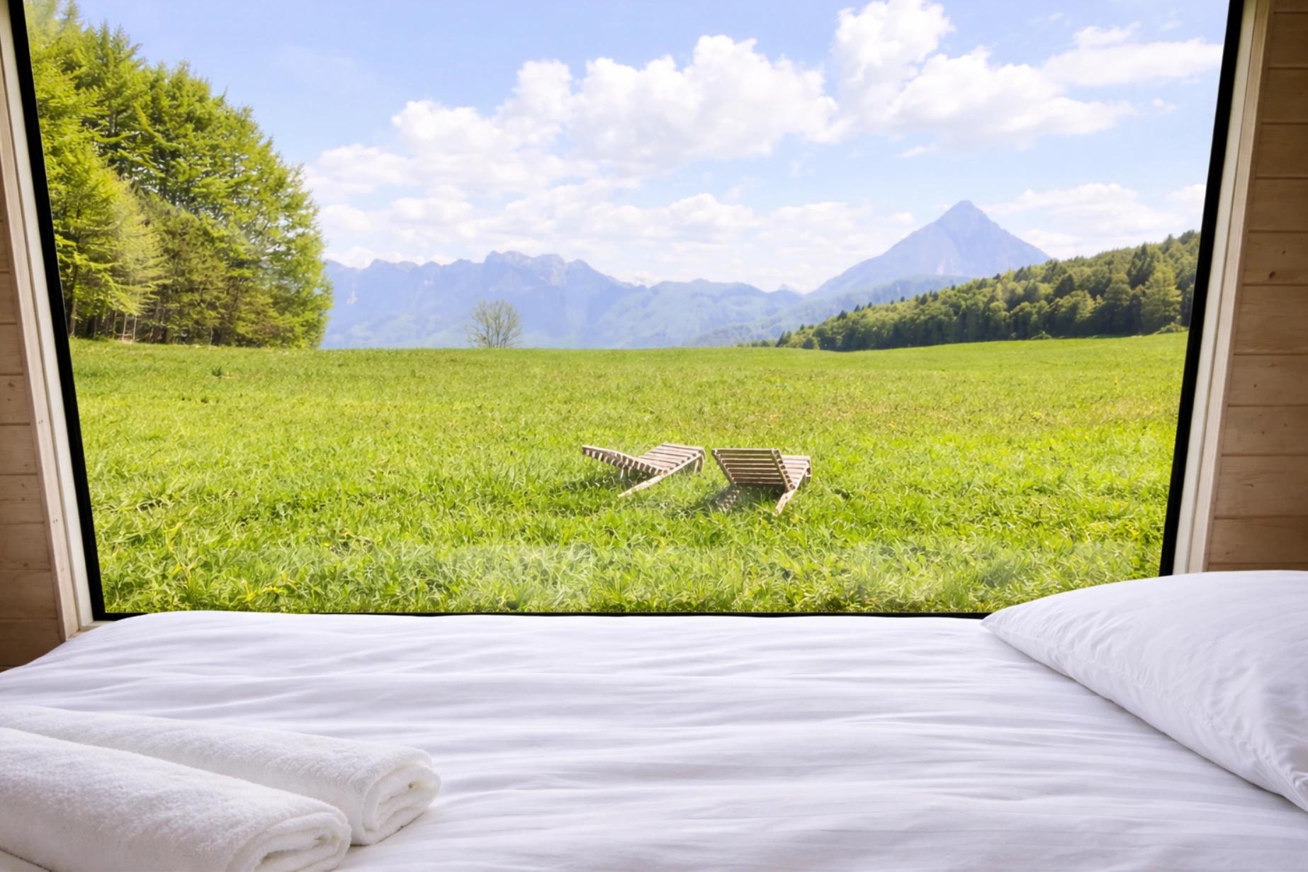vista dalla tiny house sull altopiano di curiedi nelle prealpi carniche