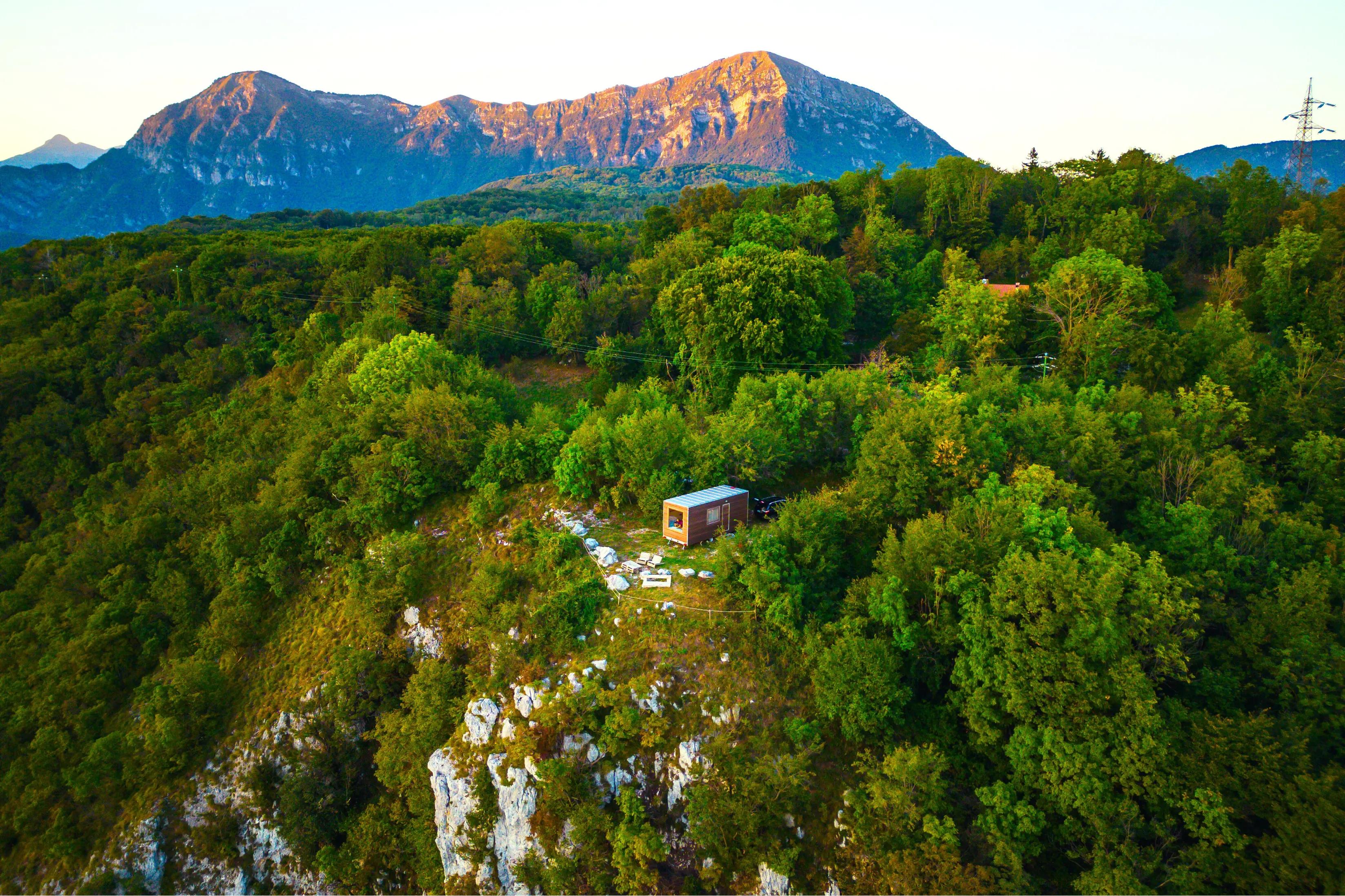 esterno tiny house sul monte prat nelle prealpi carniche