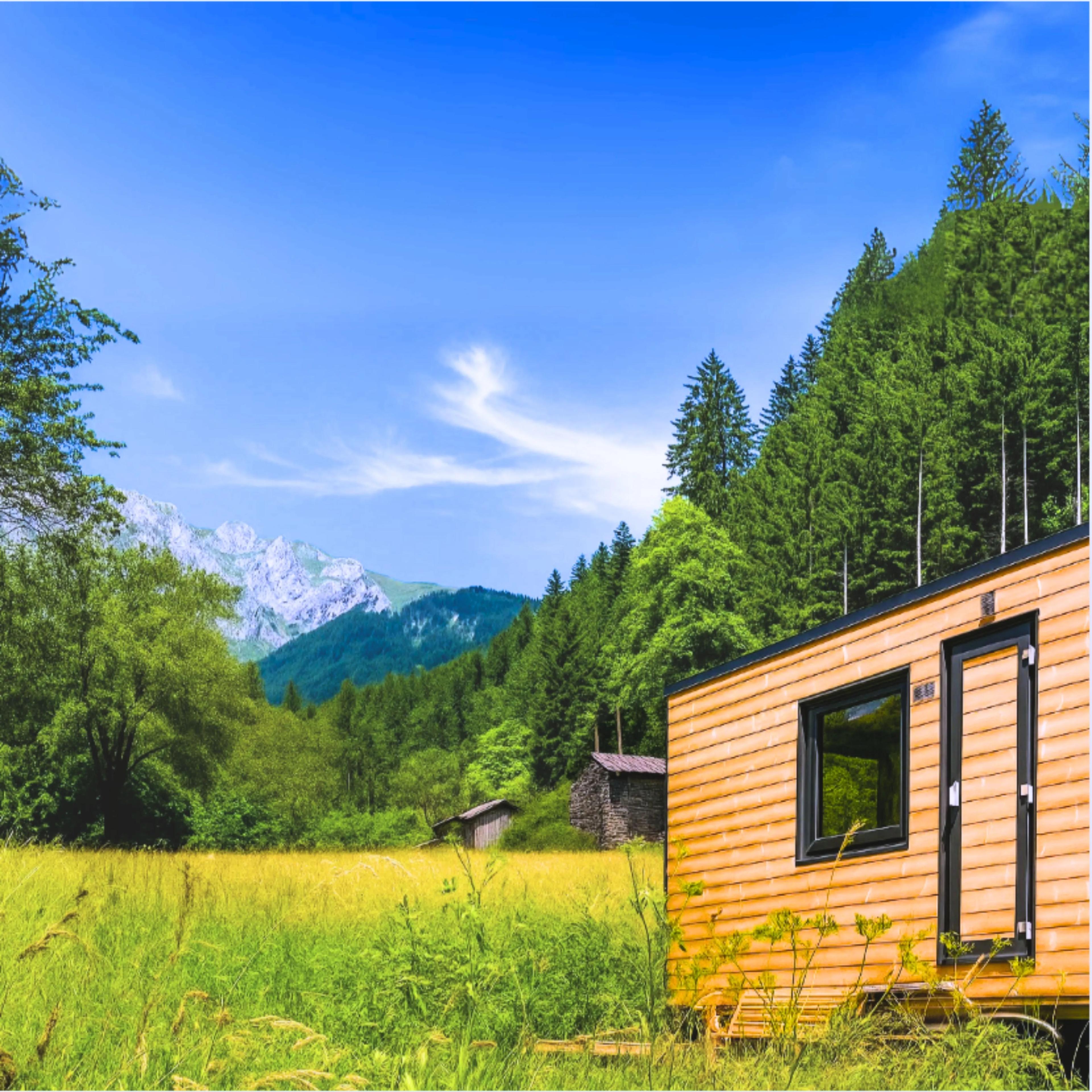 tiny house sotto la neve a paluzza sulle Alpi Carniche nella Valle del But