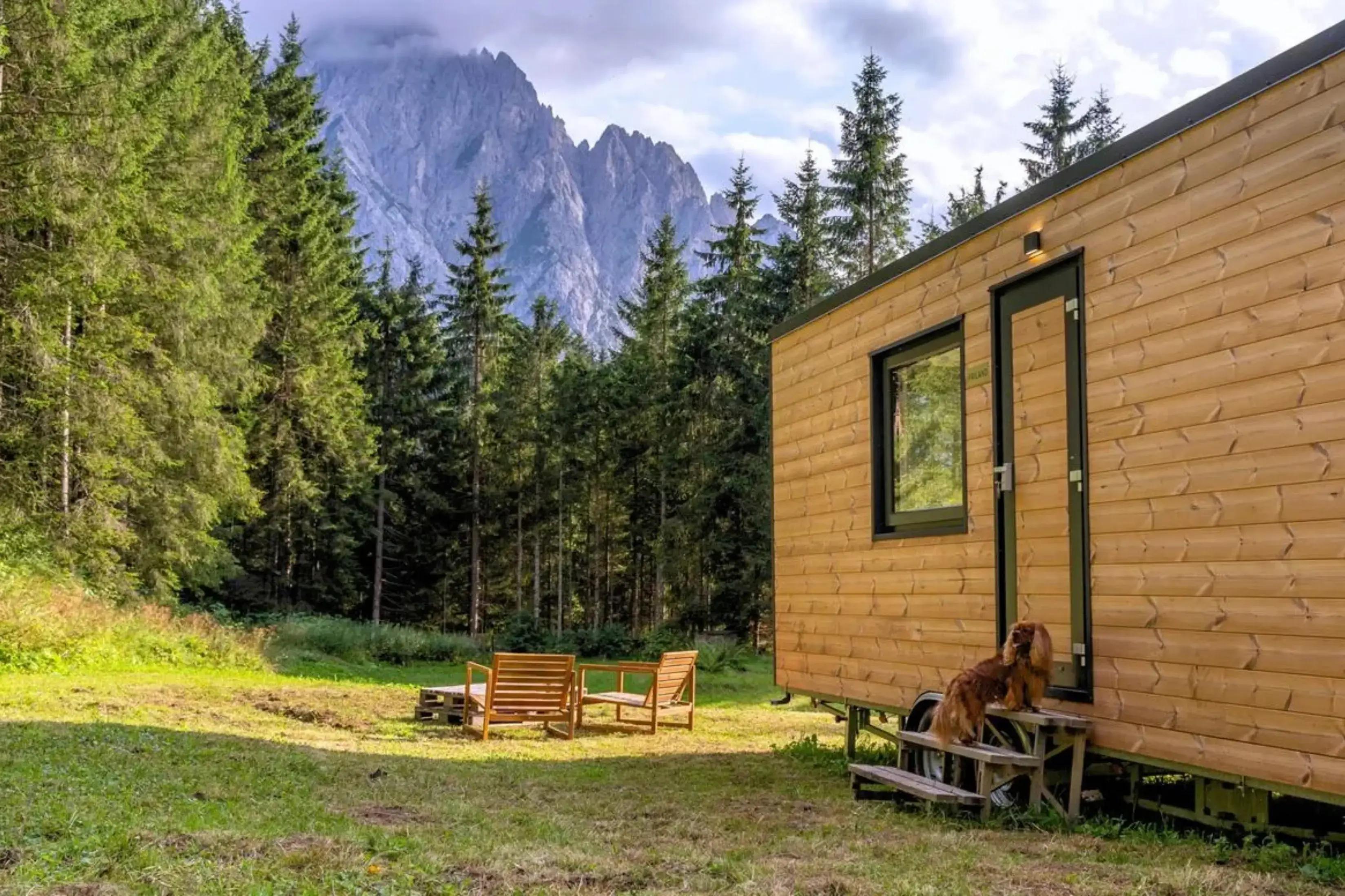 esterno tiny house sulle dolomiti, a sappada, udine
