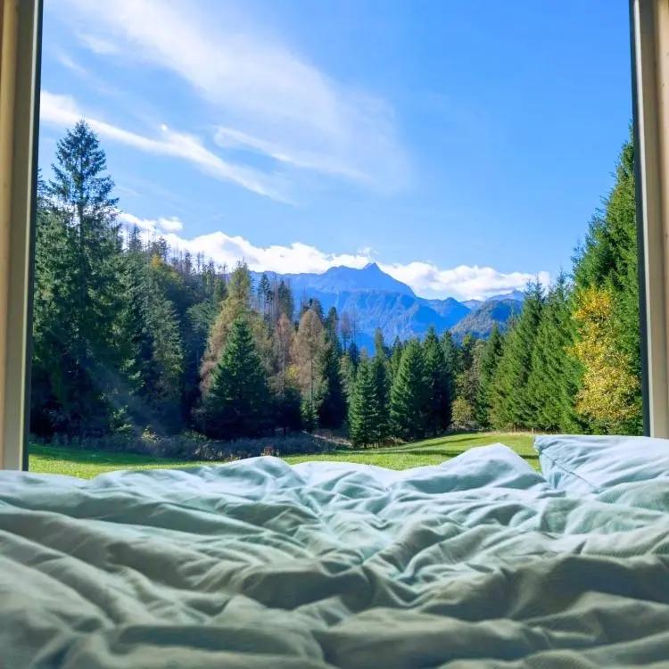 panorama dalla tiny house sulle alpi carniche a sauris